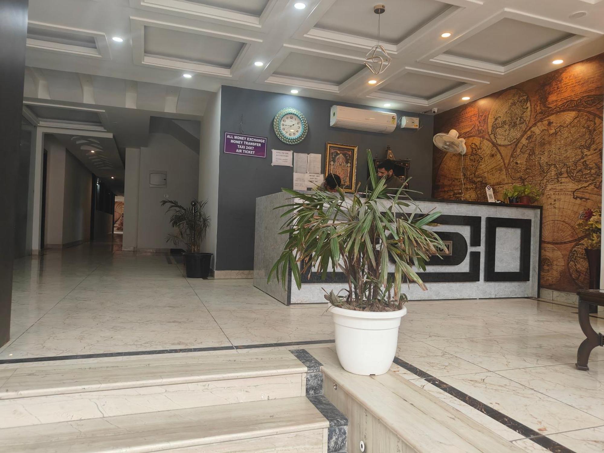 Hotel De Tark A Family Hotel Near Igi Airport Delhi New Delhi Exterior photo